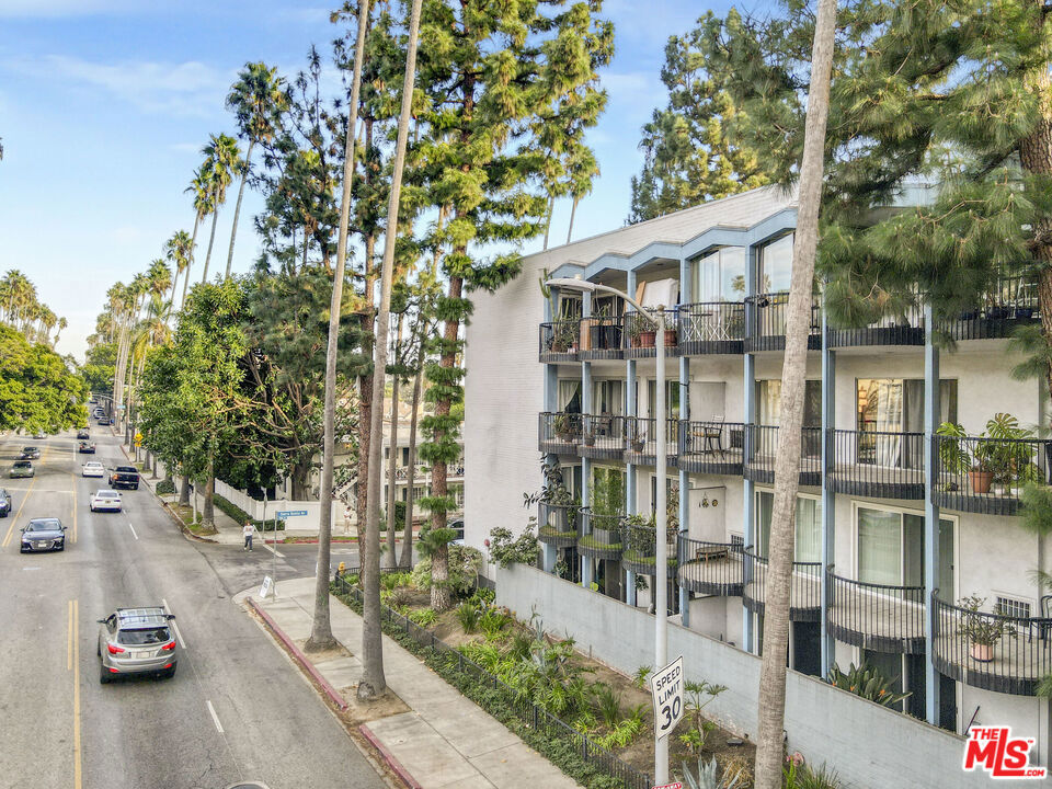 7560 Hollywood Boulevard, #306 | Similar Property Thumbnail