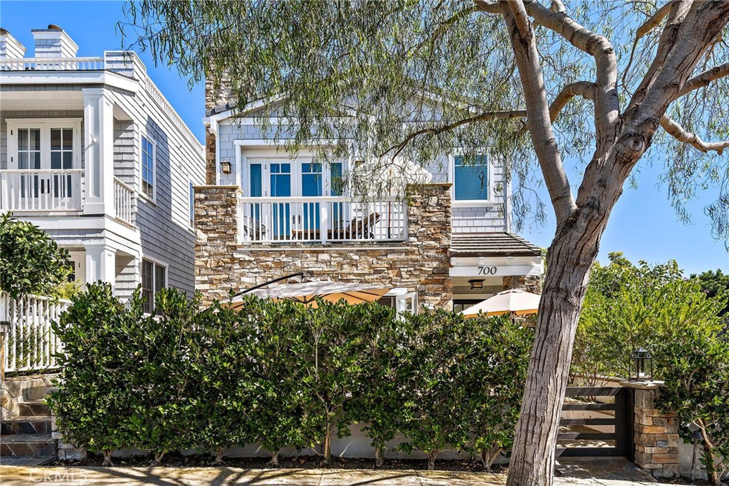 700 Acacia Avenue, Corona Del Mar, CA 92625