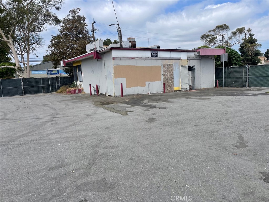 1950 Santa Fe Avenue | Similar Property Thumbnail