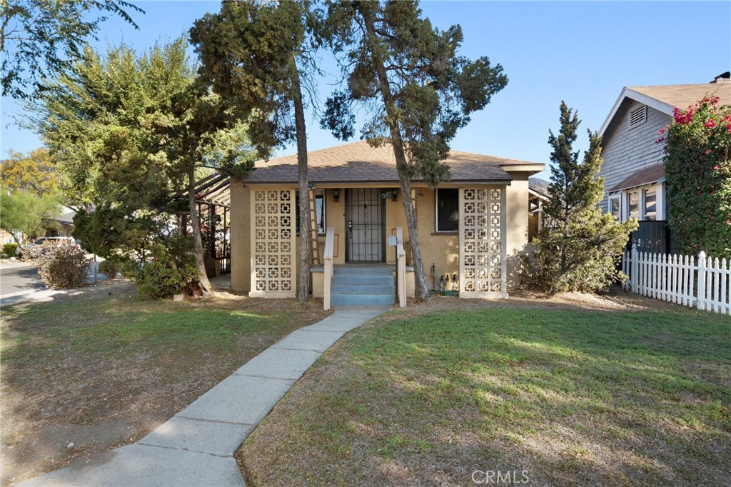 551 W Crescent Drive, Azusa, CA 91702