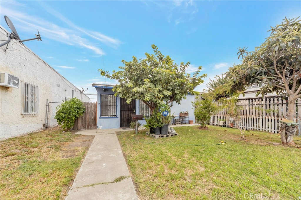 10208 S San Pedro Street | Similar Property Thumbnail