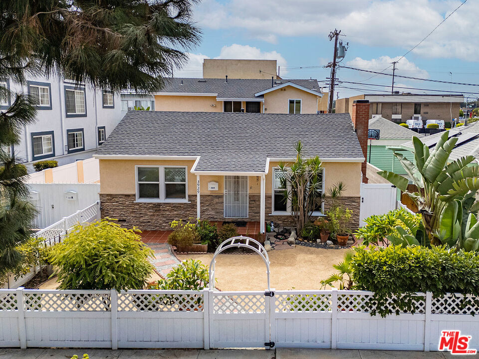 3929 Bentley Avenue, Culver City, CA 90232