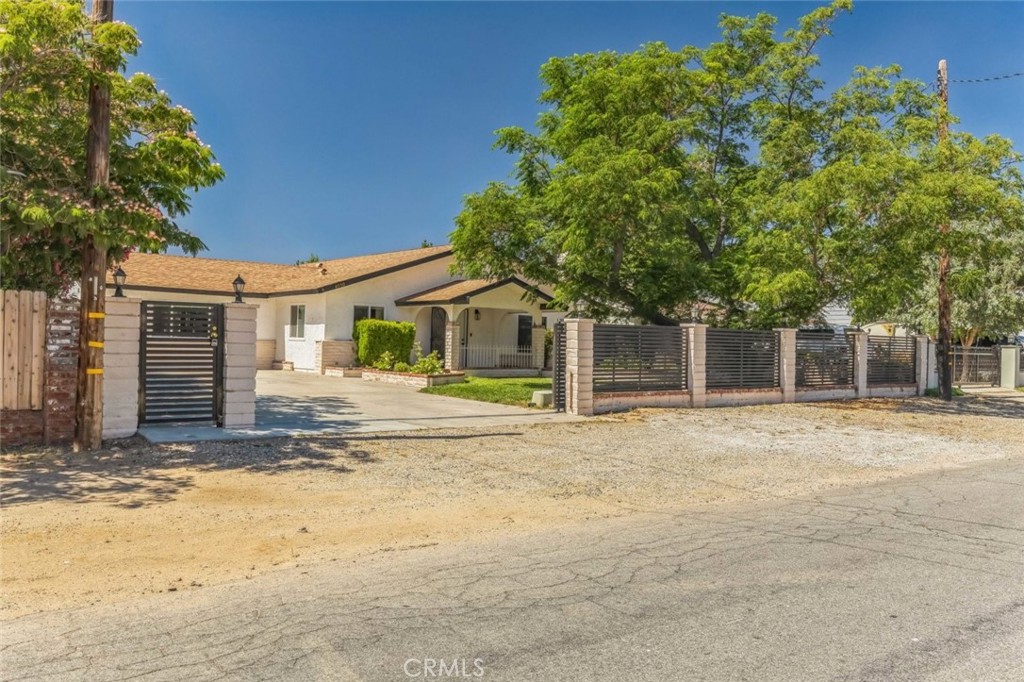 4030 W Avenue L2, Lancaster, CA 93536