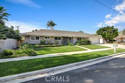 1212 Appian Way, Santa Ana, CA 92705