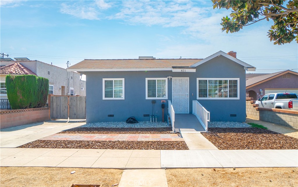 821 W Carmelita Avenue, Montebello, CA 90640