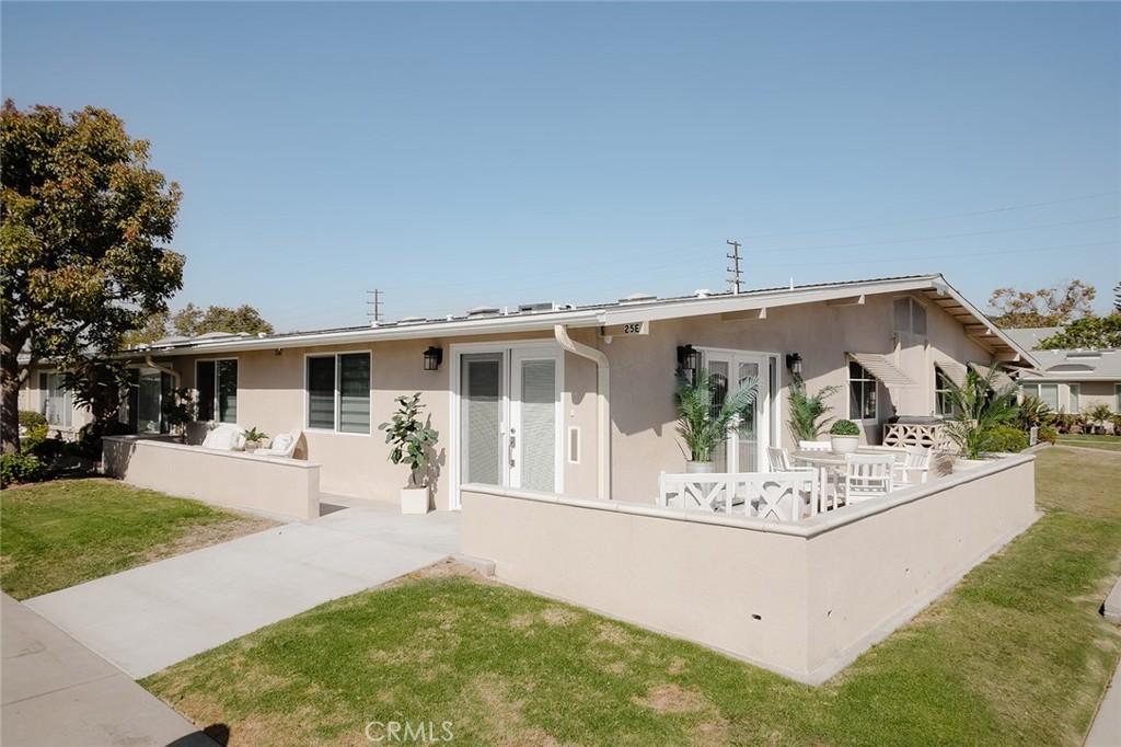 1891 Golden Rain Rd. #25E (M14), Seal Beach, CA 90740