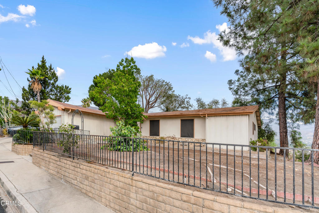 8801 Riderwood Drive, Sunland, CA 91040