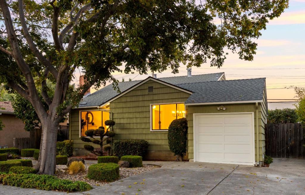 1209 Carlisle Drive, San Mateo, CA 94402