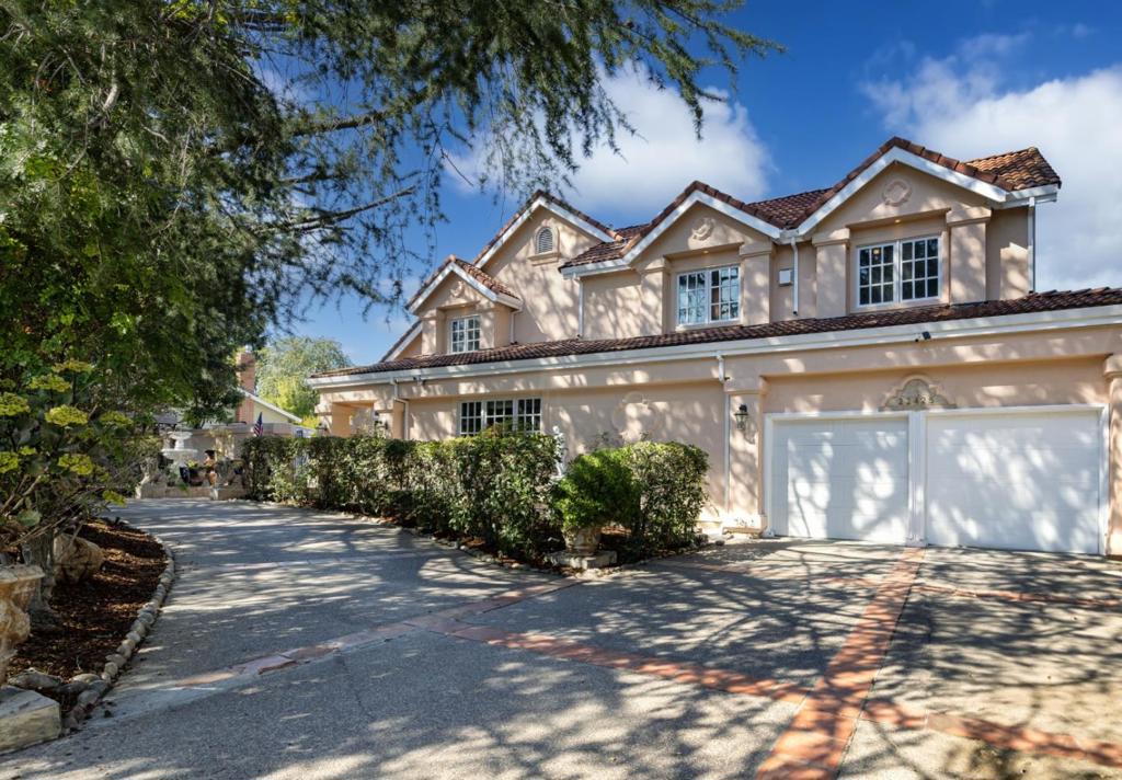 22425 Santa Paula Avenue, Cupertino, CA 95014