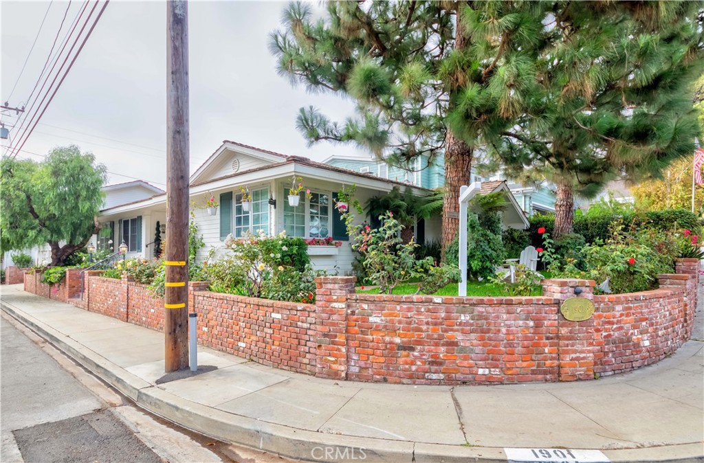 1901 Laurel Avenue, Manhattan Beach, CA 90266