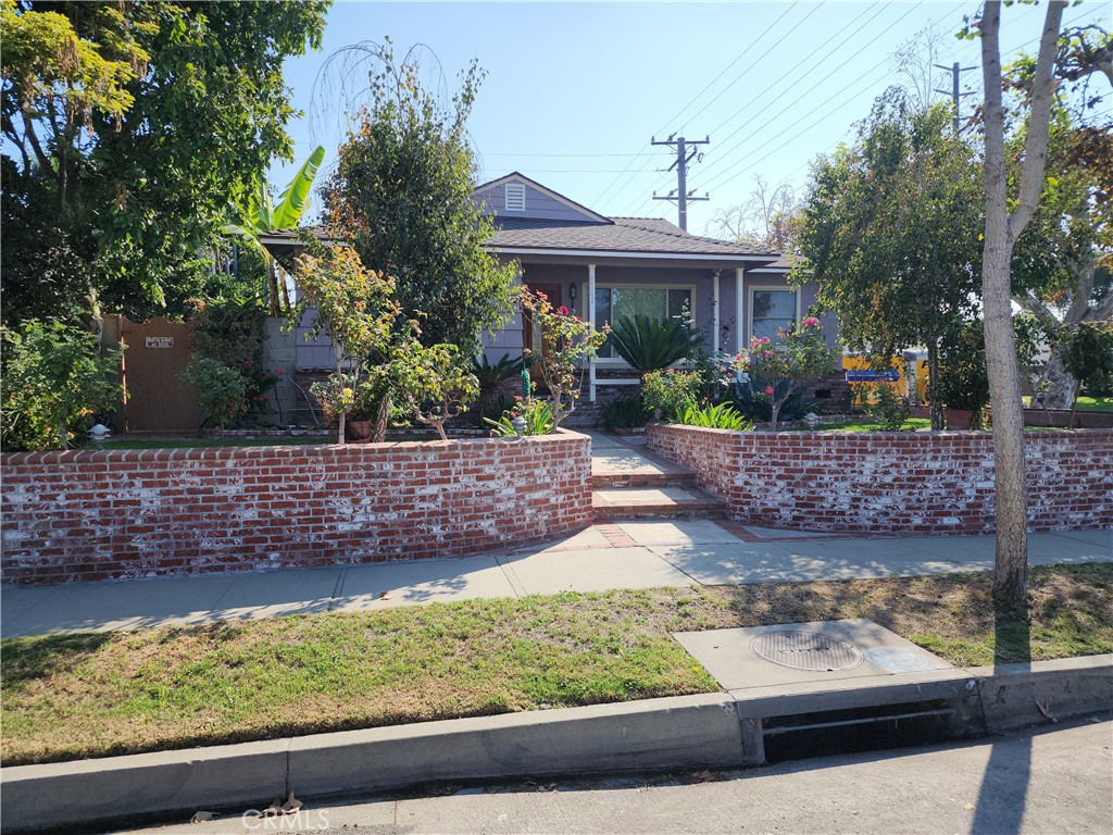 4702 Ocana Avenue | Similar Property Thumbnail 3