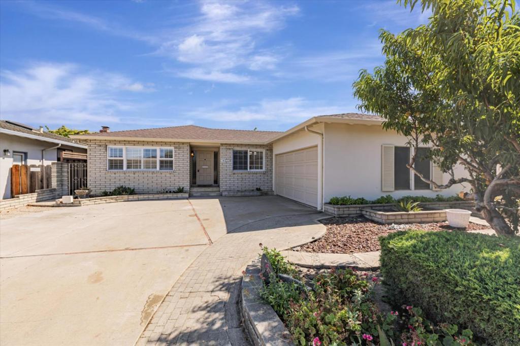 1077 Sierra Madre Drive, Salinas, CA 93901