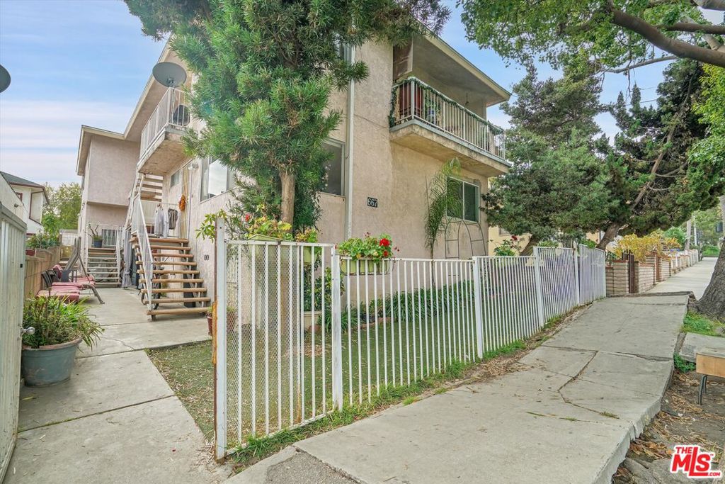 667 W 22Nd Street | Similar Property Thumbnail