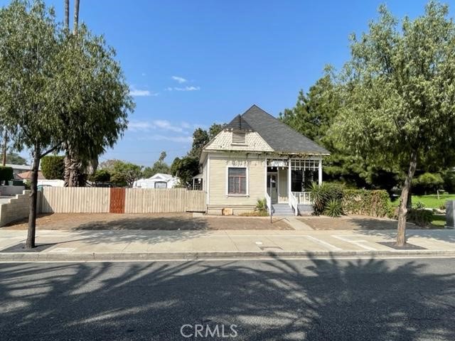 1101 W Burbank Boulevard | Similar Property Thumbnail 8