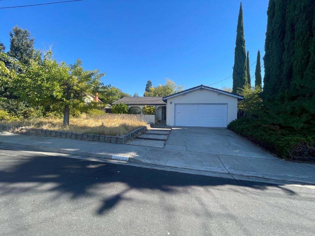 2127 Trinity Place, Martinez, CA 94553