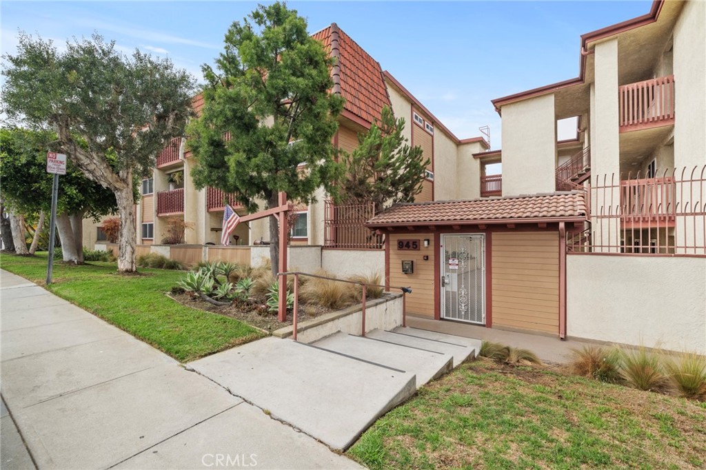 945 Pepper Street, #114, El Segundo, CA 90245