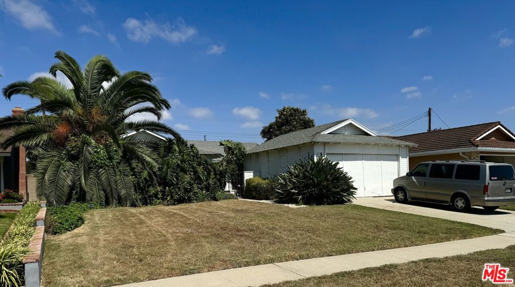 9123 Blackbird Avenue, Fountain Valley, CA 92708