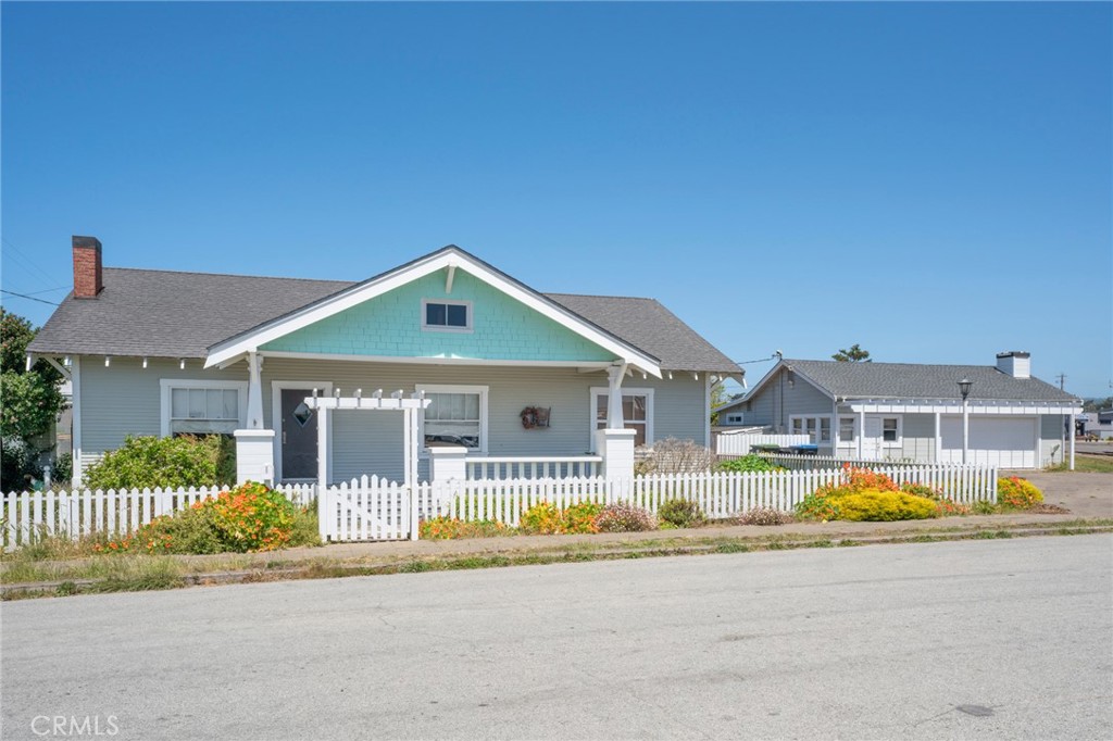 145 W Pine Street, Fort Bragg, CA 95437