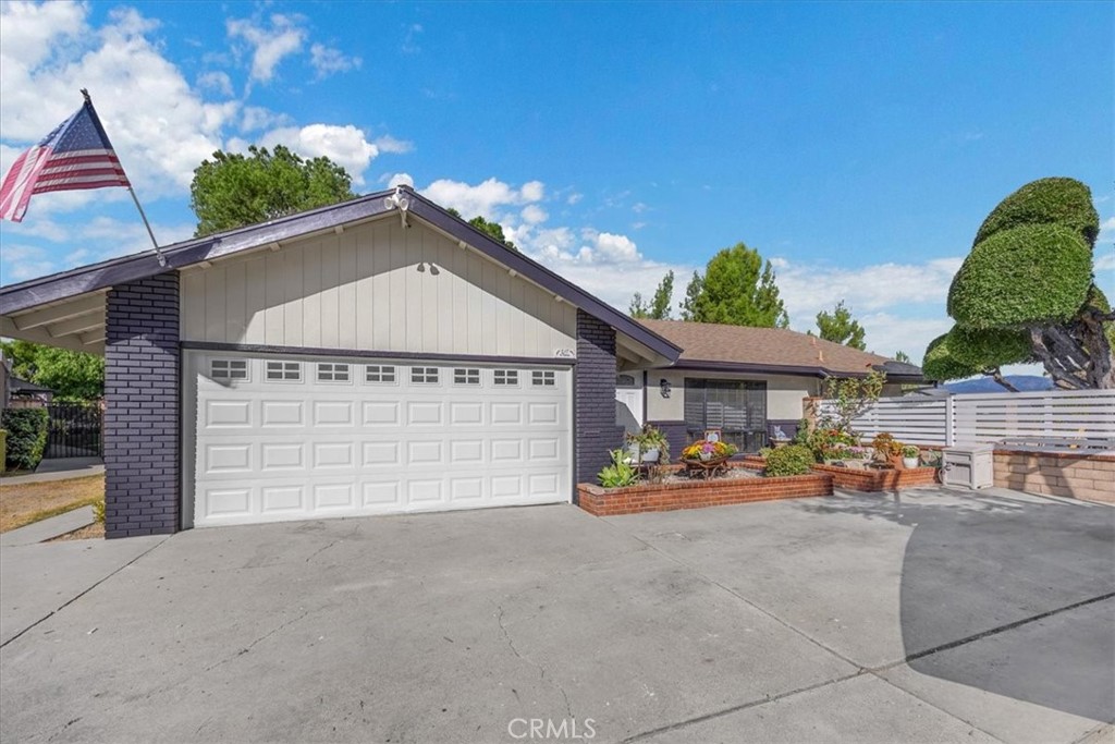 217 N Platina Drive | Similar Property Thumbnail 8