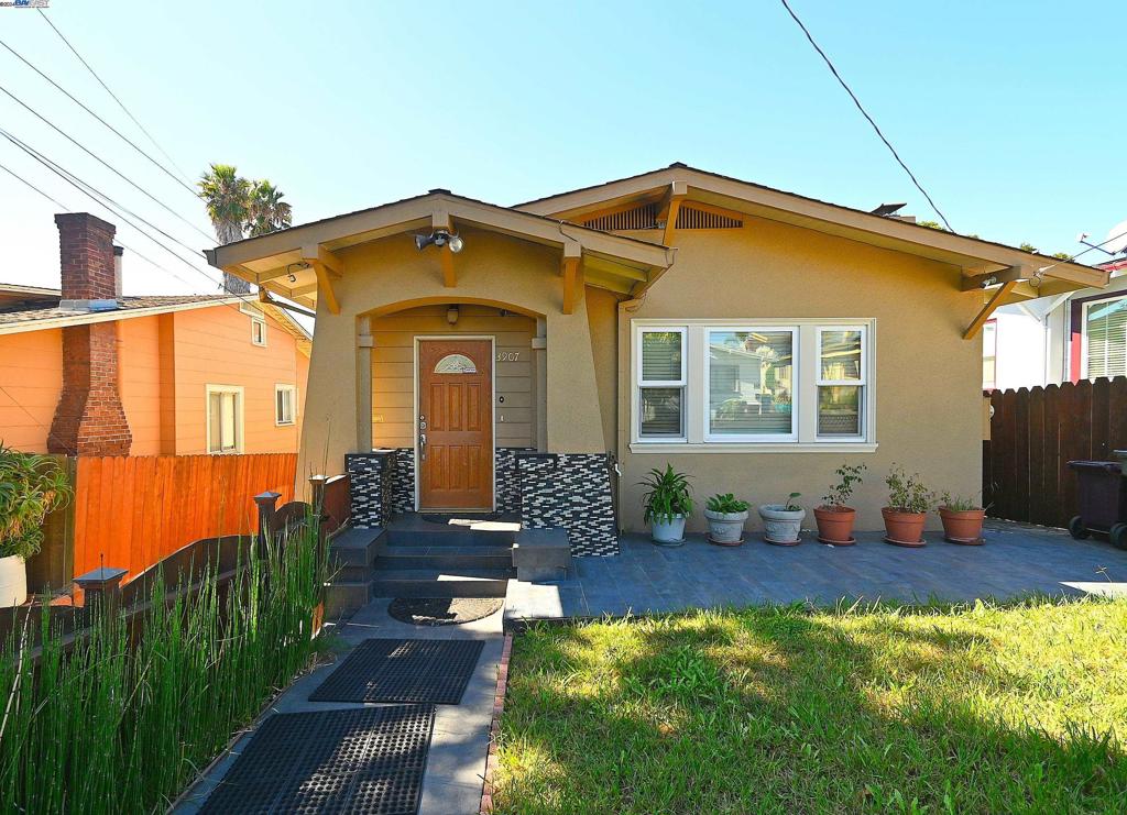 3907 Aqua Vista St, Oakland, CA 94601