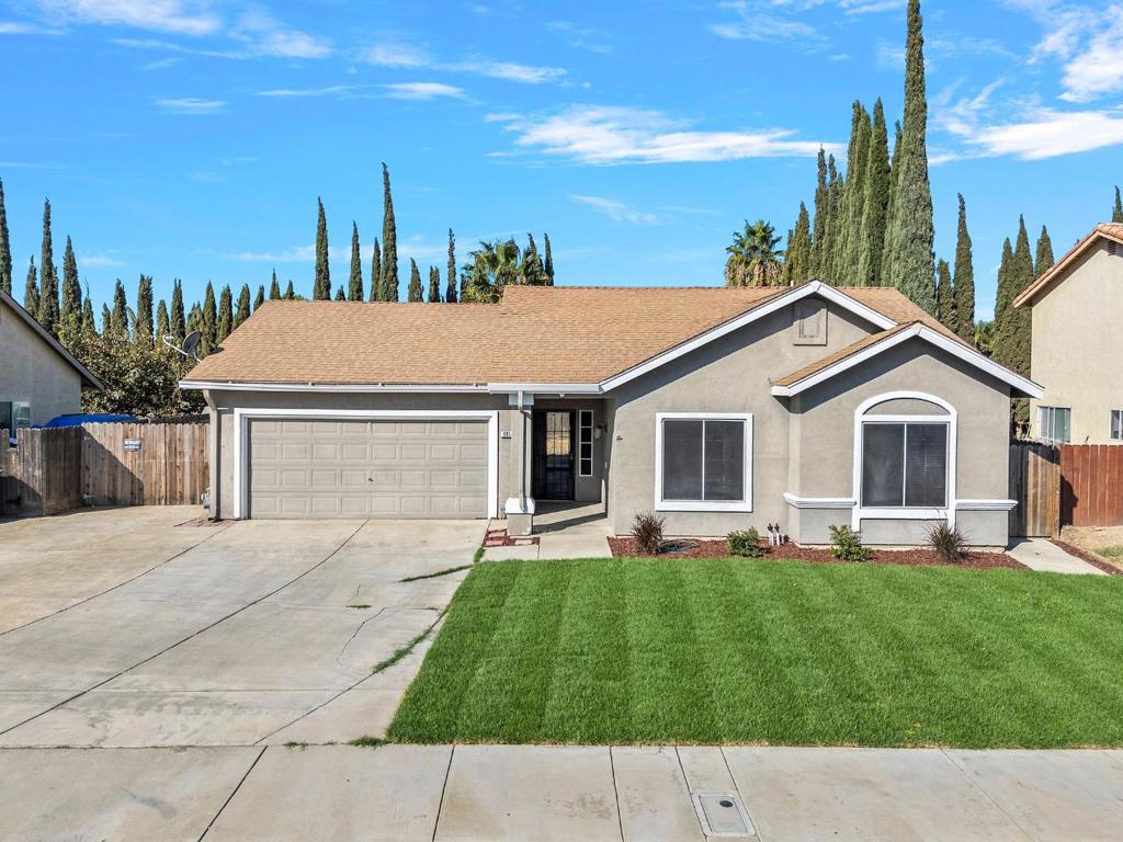 805 Del Rio Drive, Los Banos, CA 93635