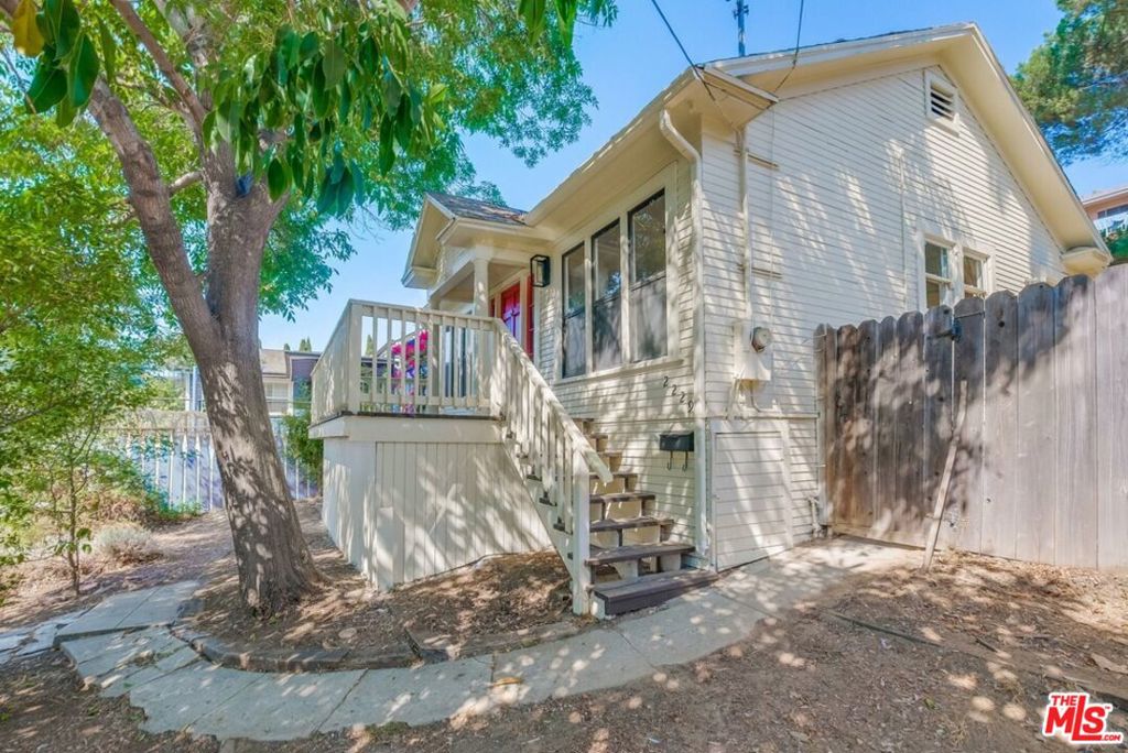 2229 Baxter Street, Los Angeles, CA 90039