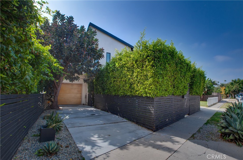 4275 Lindblade Drive, Los Angeles, CA 90066