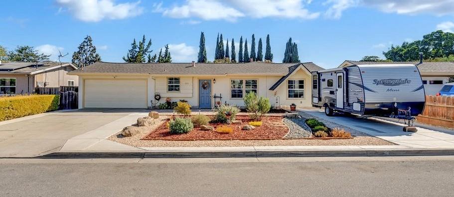 551 El Camino Paraiso, Hollister, CA 95023