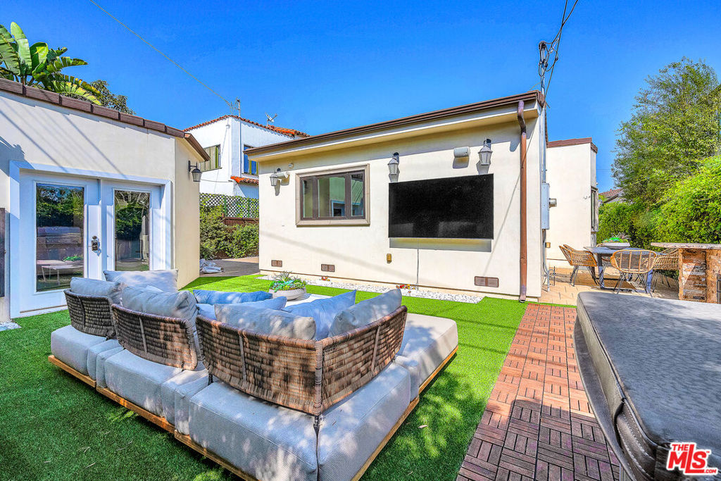 265 S Clark Drive, Beverly Hills, CA 90211