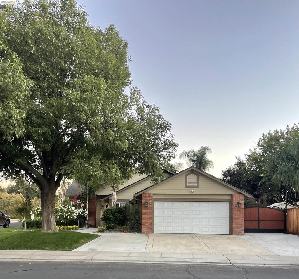 610 Tahoe St, Manteca, CA 95337