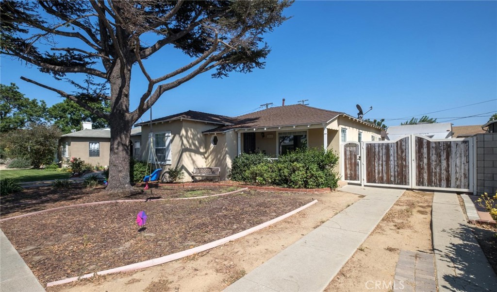 2860 Golden Avenue, Long Beach, CA 90806