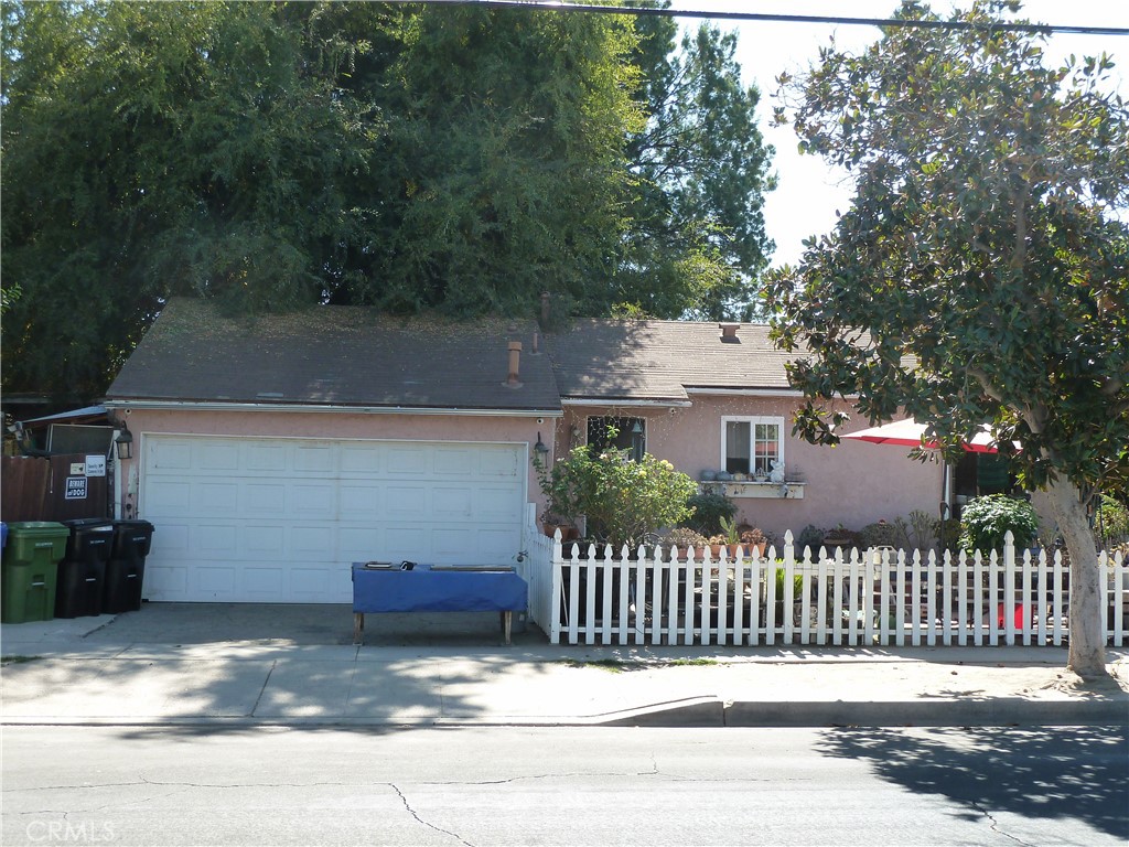 6956 Hesperia Avenue, Reseda, CA 91335