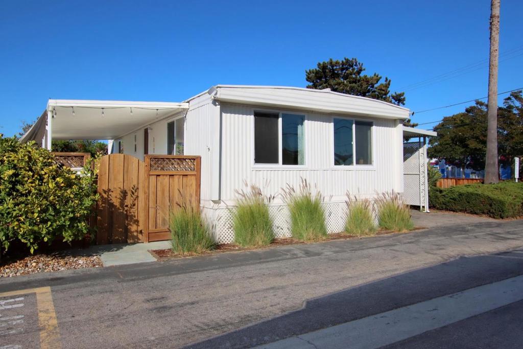 1555 Merrill Street, Santa Cruz, CA 95062