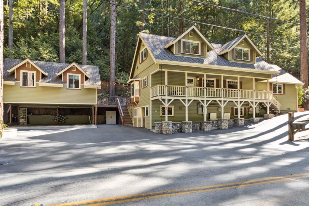 10380 Love Creek Road, Ben Lomond, CA 95005