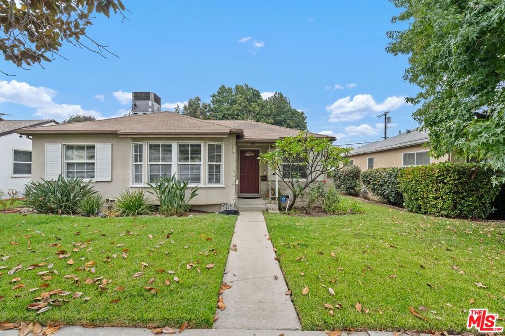 16661 Magnolia Boulevard | Similar Property Thumbnail