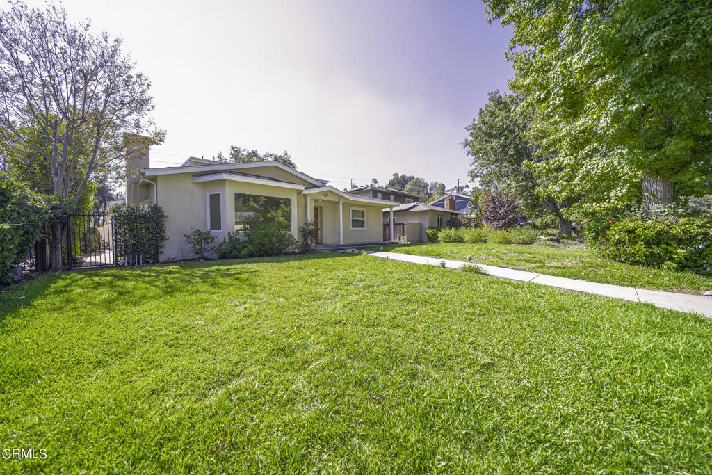 168 Lamour Drive, La Canada Flintridge, CA 91011