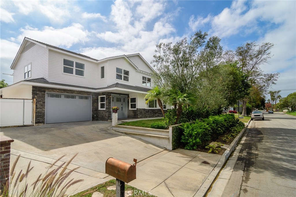 949 Arbor Street, Costa Mesa, CA 92627