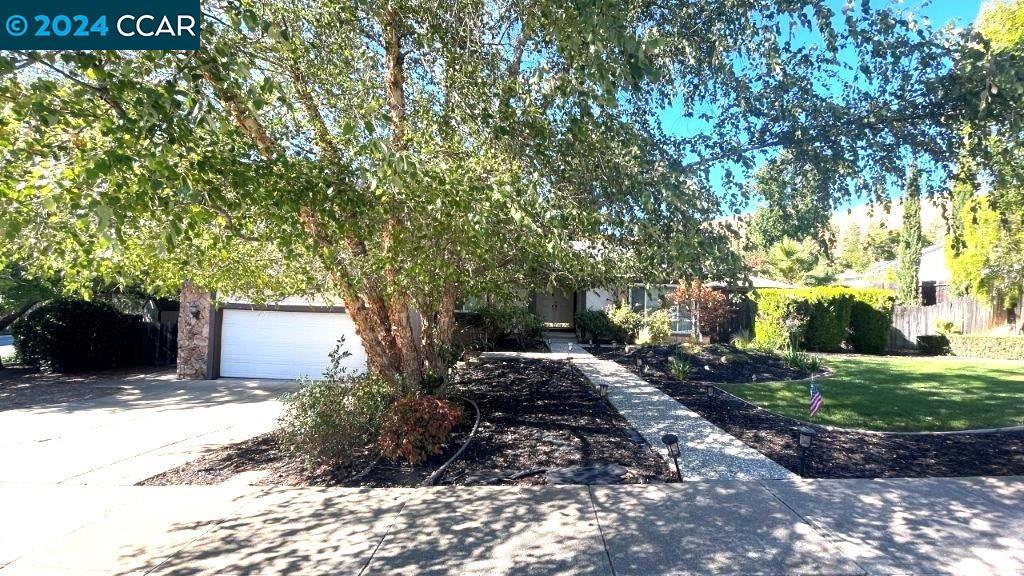 807 Savignon Ct, Clayton, CA 94517