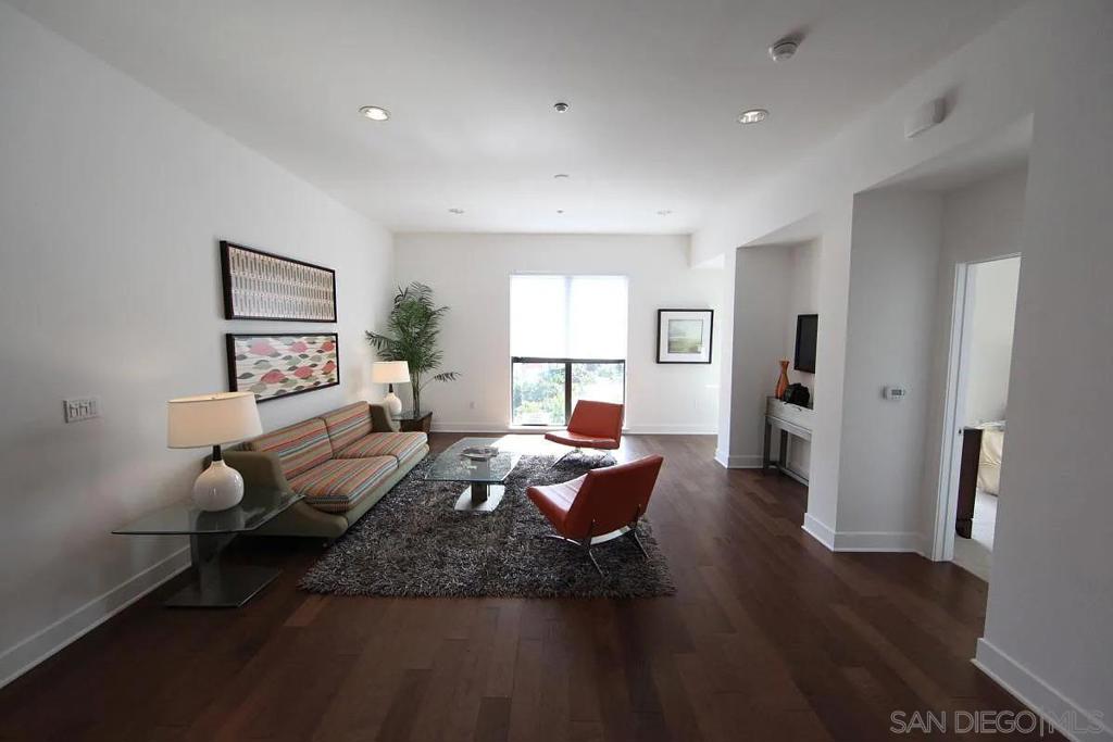 402 Rockefeller , #306 | Similar Property Thumbnail 5