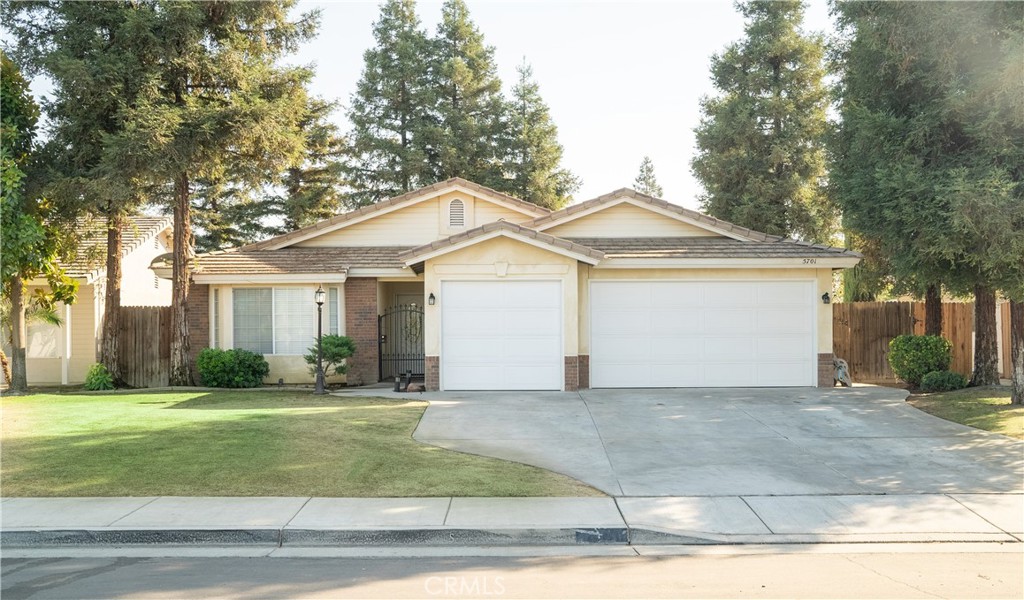 5701 Laurel Canyon Drive, Bakersfield, CA 93313