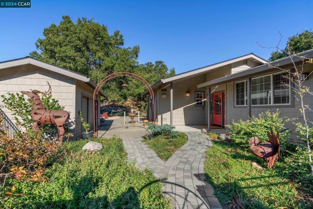 54 Diablo View Dr, Orinda, CA 94563