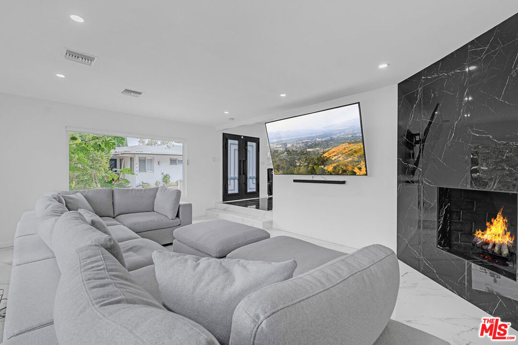 4334 Sepulveda Boulevard | Similar Property Thumbnail