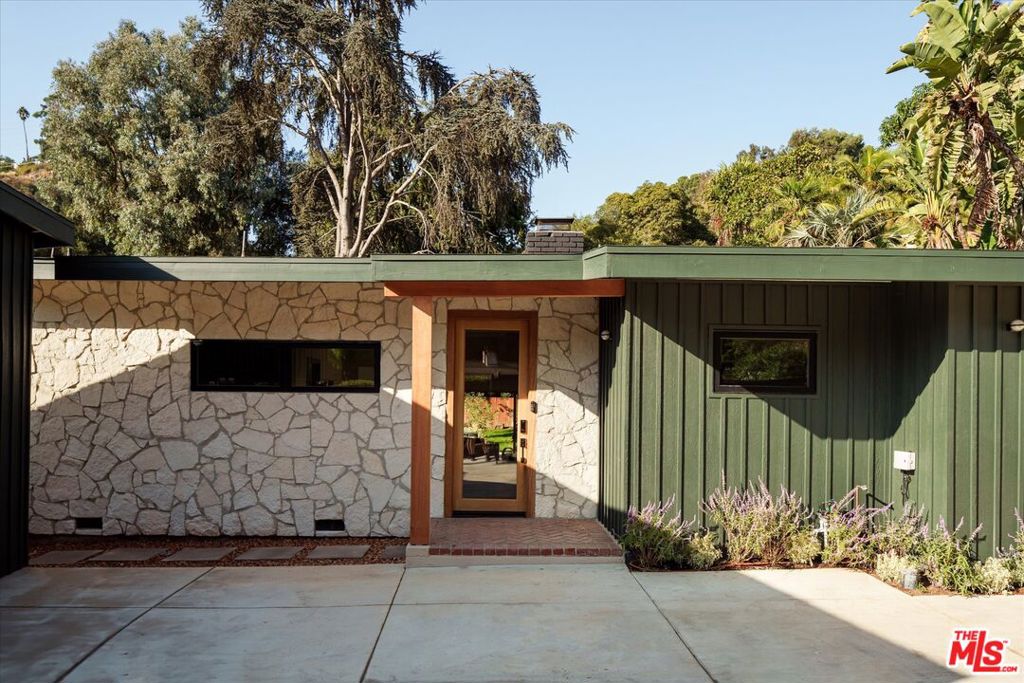 2747 Laurel Canyon Boulevard, Los Angeles, CA 90046