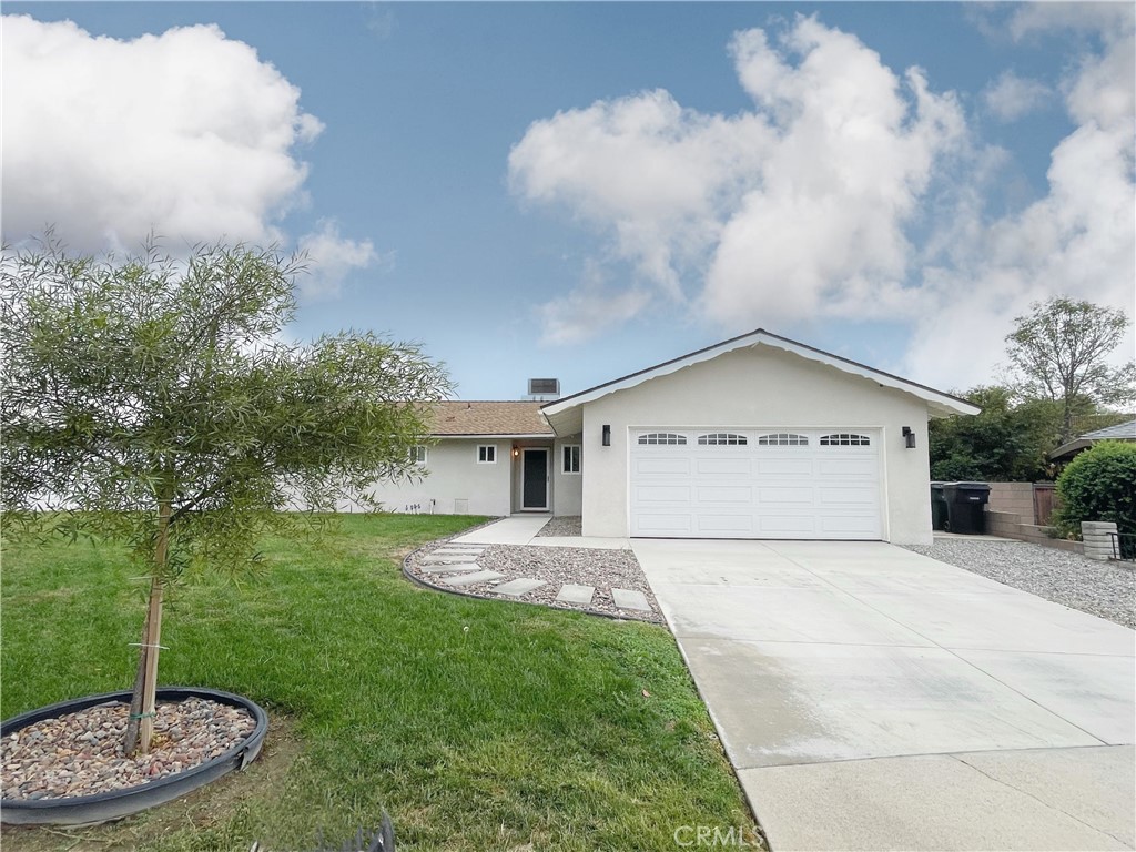 6679 Robinson Road, Highland, CA 92346