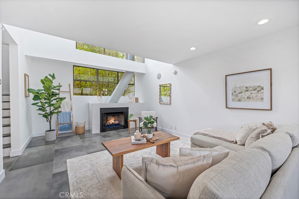 821 Bay Street, #A3, Santa Monica, CA 90405