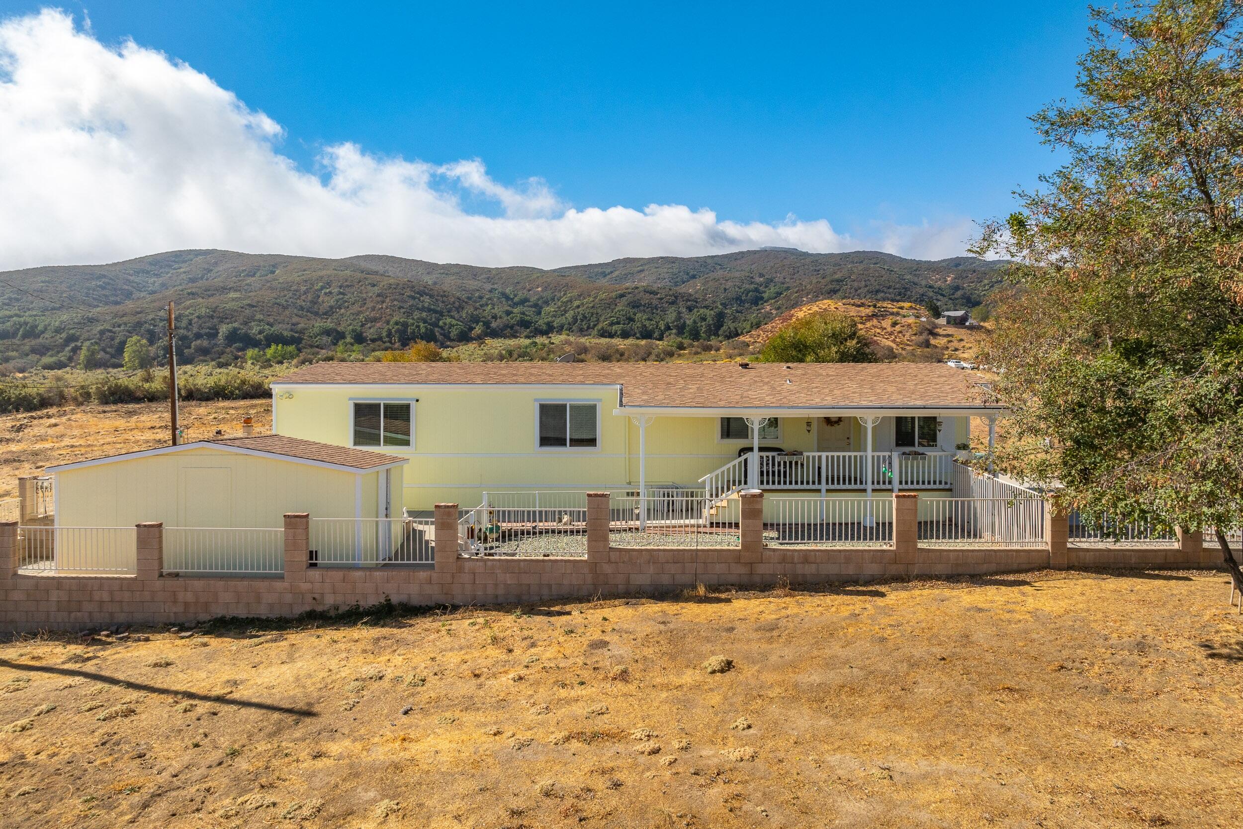 15040 Sandy Ridge Rd, Lake Elizabeth, CA 93532