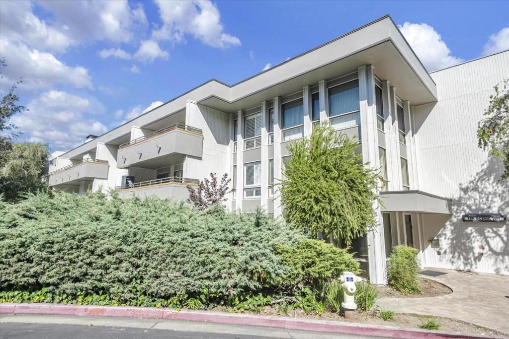 10 Scenic Way, #303, San Mateo, CA 94403