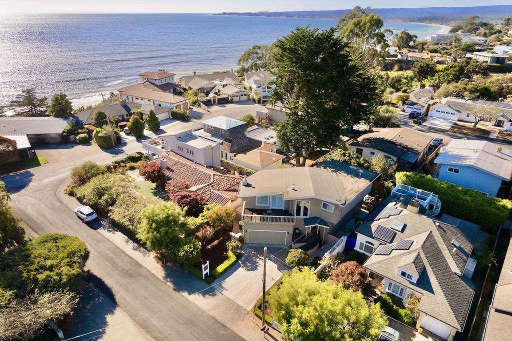 105 Granada Drive, Aptos, CA 95003