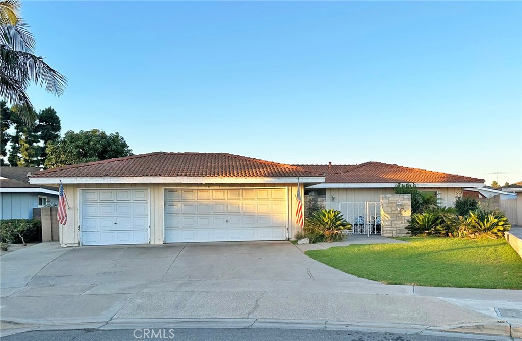 18199 Redbud Circle, Fountain Valley, CA 92708