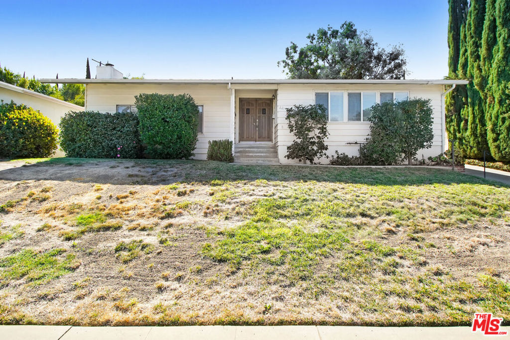 22148 Tiara Street, Woodland Hills, CA 91367